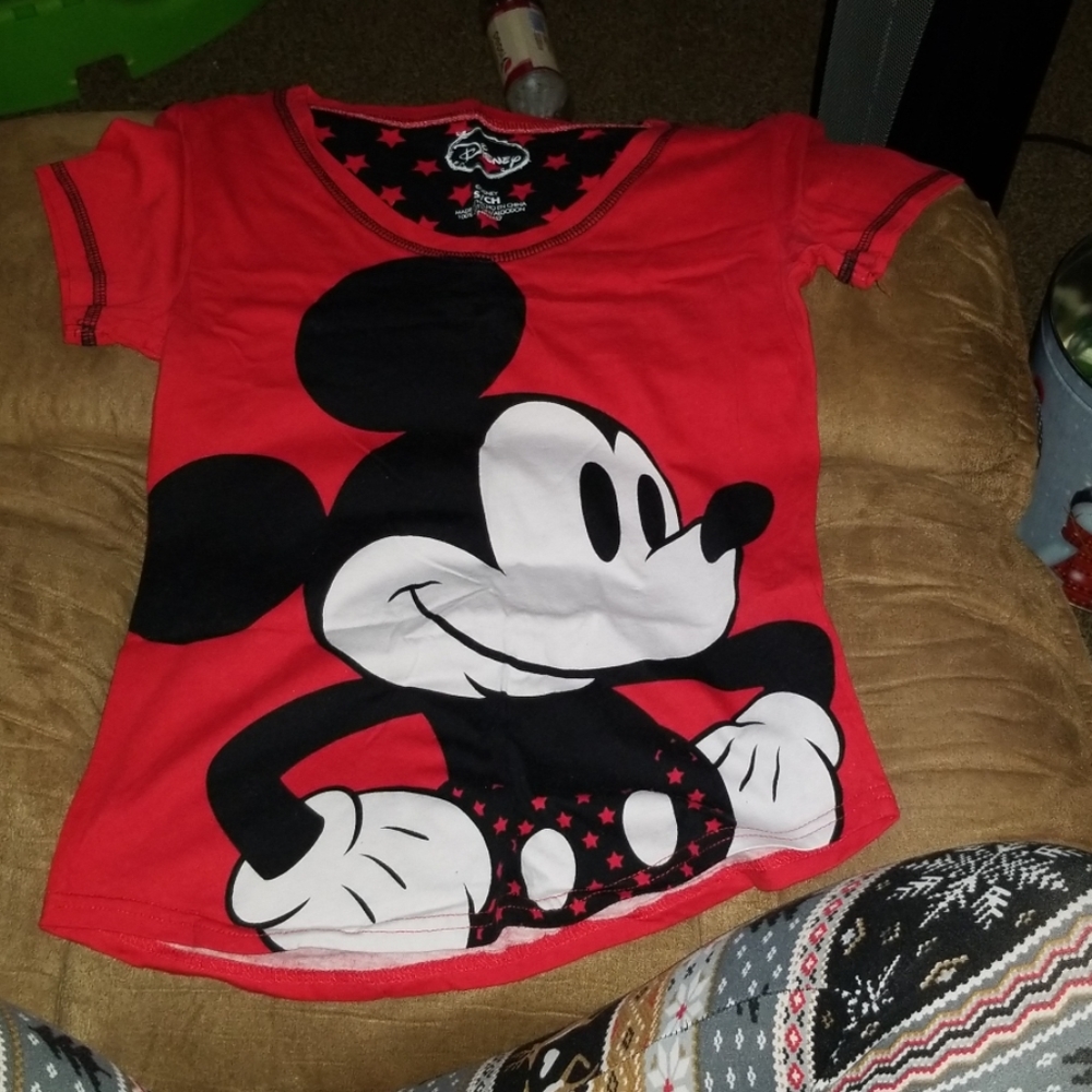 Mickey Mouse Tee shirt. it's adorable! looks like new!